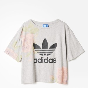 yeni sezon adidas gül baskılı crop tişört